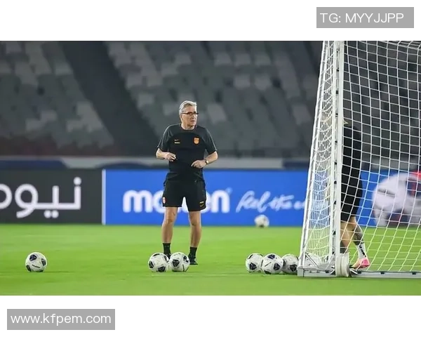 足球明星意外脱裤子瞬间曝光引发热议网友热评不断