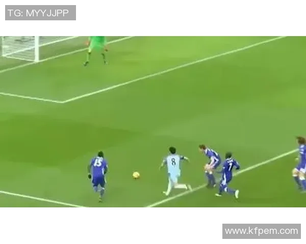 足球明星情侣搭档全景展示带你领略绿茵场上的浪漫与激情